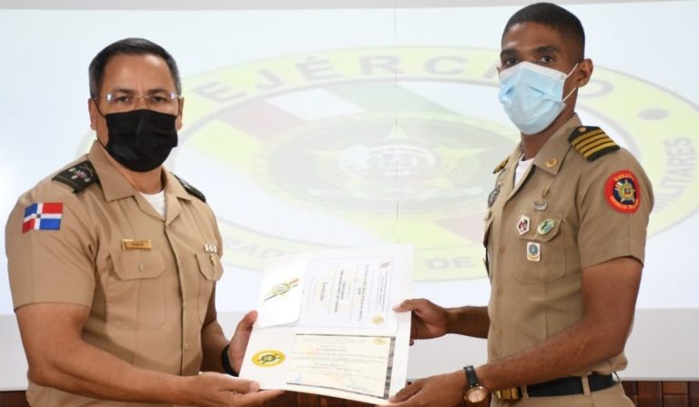 EGEMERD entrega Certificados a Cadetes del Curso Para Instructores-Facilitadores del Ejército