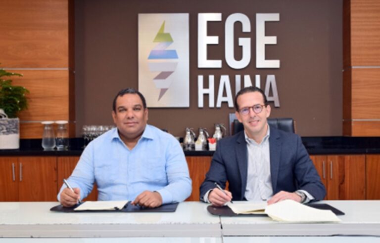 EGE Haina y CNE firman contrato para la operación del Parque Solar Esperanza