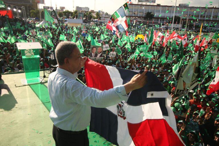 FP entrega Plaza de la Bandera en condiciones óptimas de limpieza