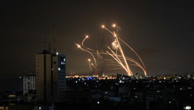 Al-Qassam lanza misiles hacia Tel Aviv en respuesta a masacres israelí contra Rafah