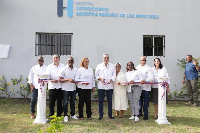 Abinader inaugura Centro Tecnológico JFPG en Haina y deja iniciado trabajos de construcción del hospital traumatológico de San Cristóbal