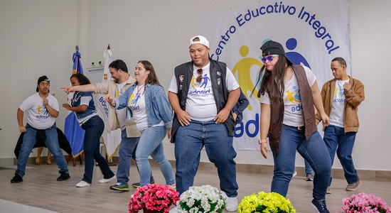 Adosid inaugura Centro Educativo Integral