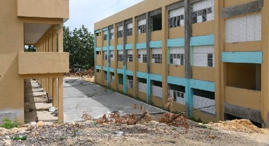 Escuela del sector El Tamarindo en SDE lleva 3 meses sin profesores