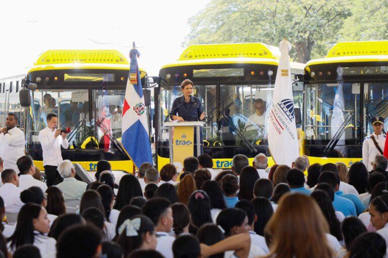 Vicepresidenta Peña activa 1ª 41 rutas del Transporte Estudiantil para Santiago