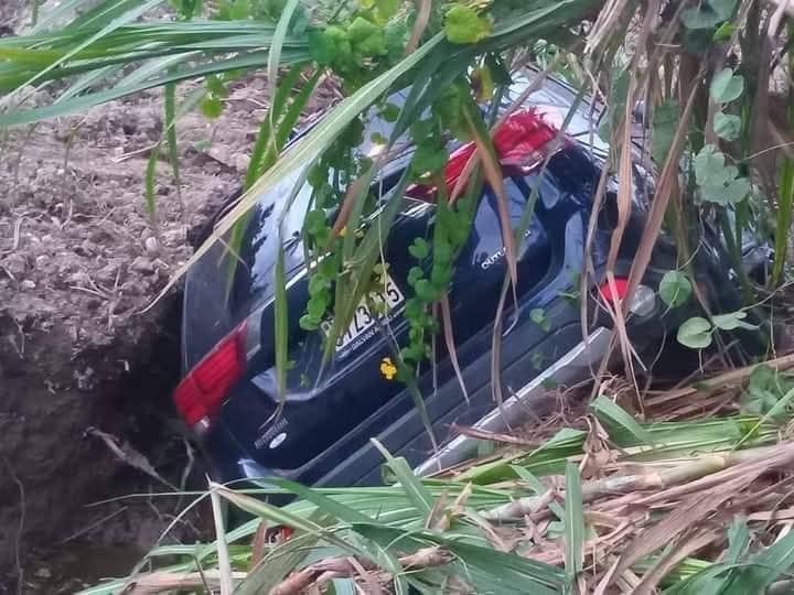 Siete personas resultan ilesa tras volcarse jeepeta en que viajaban en Barahona